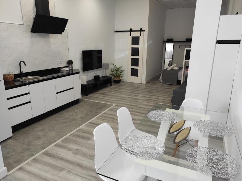 Apartamento Turistico Lyra Baena Luaran gambar